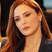 OYUNCU MİNE TUGAY ELEŞTİRİLERE CEVAP VERDİ: “ŞEKLİMİ BEĞENMEYEN TAKİPTEN ÇIKSIN”