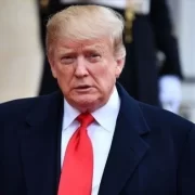 DONALD TRUMP: “HEM ÜLKEYİ HEM DE DÜNYAYI YÖNETİYORUM”